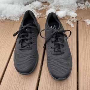 NWOT Size 8M Black Mesh Skechers Air-Cooled Arch Fit